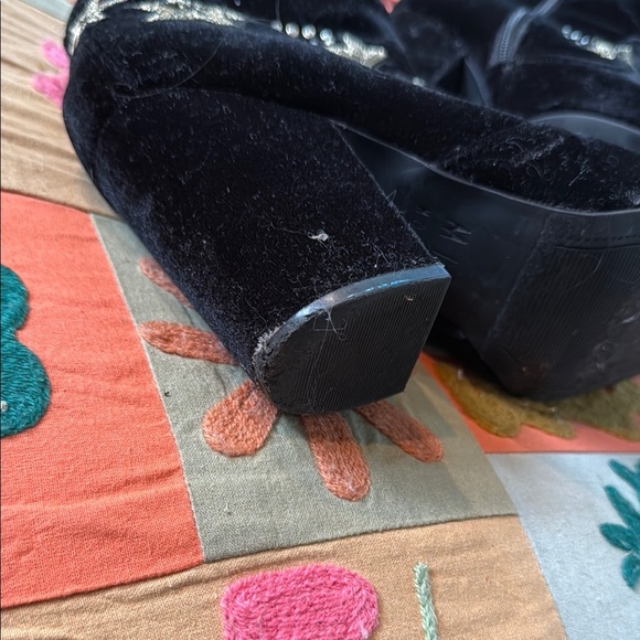 Black Star Embroidered Ankle Boots - Picture 7 of 8